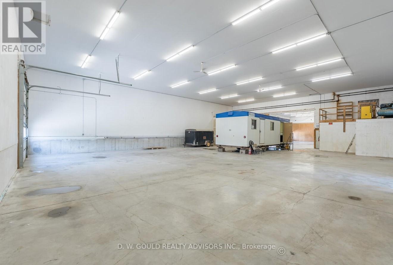 191279 Thirteen Line Property Photo 28