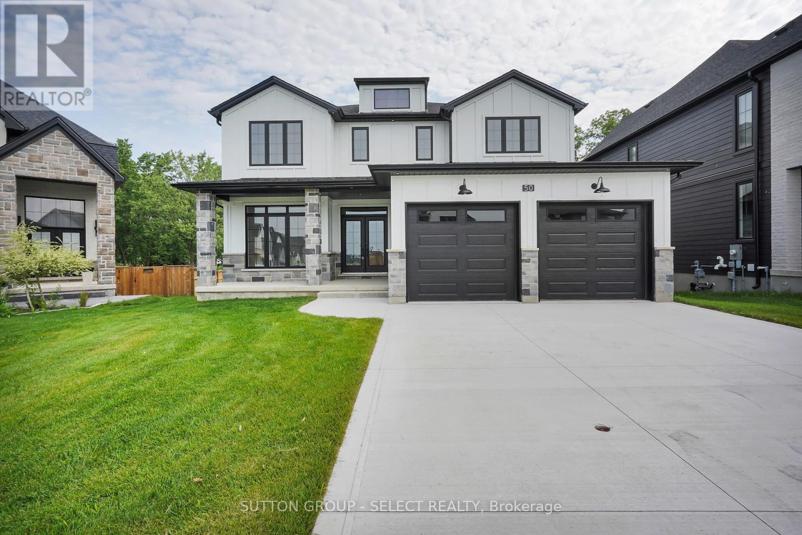 50 Royal Crescent Property Photo 1