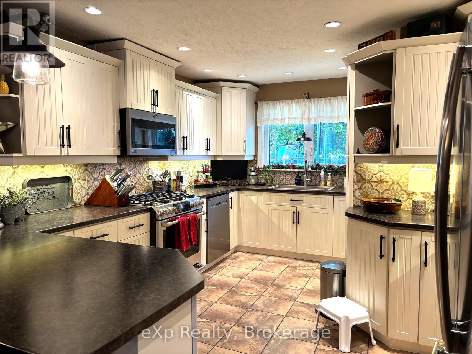 9 Johnstone Boulevard Property Photo 20