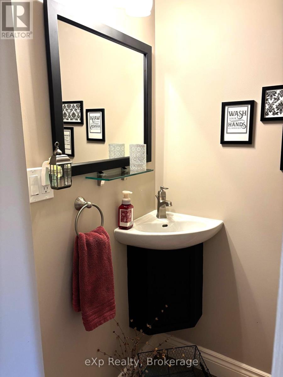 9 Johnstone Boulevard Property Photo 34