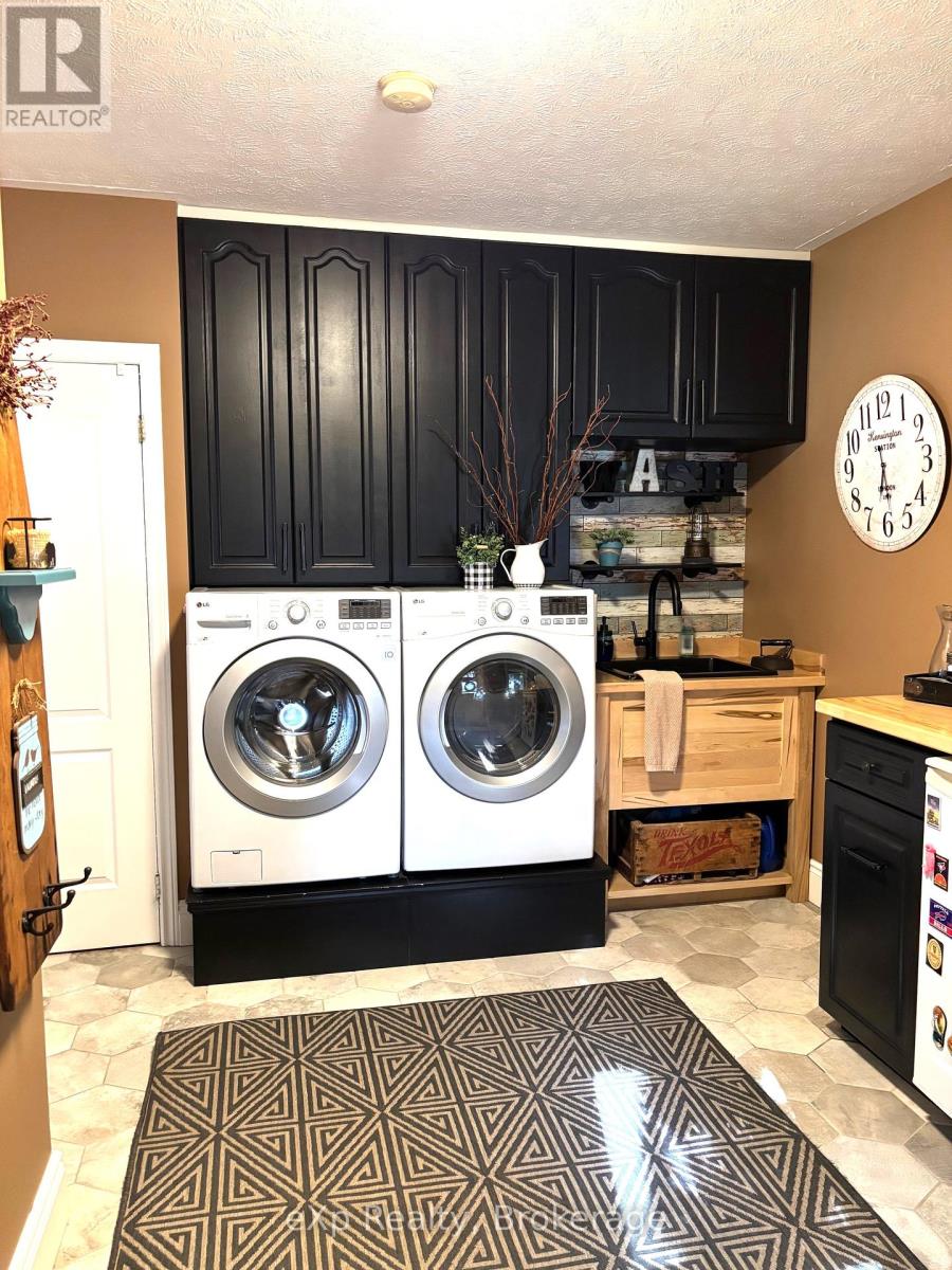 9 Johnstone Boulevard Property Photo 35