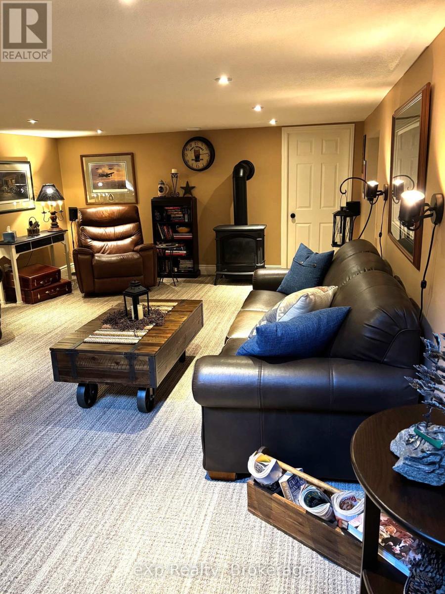 9 Johnstone Boulevard Property Photo 38