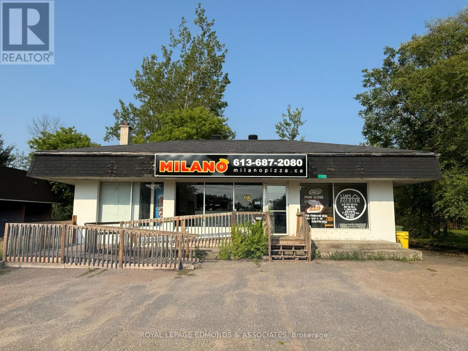 3515 PETAWAWA BOULEVARD Property Photo 1