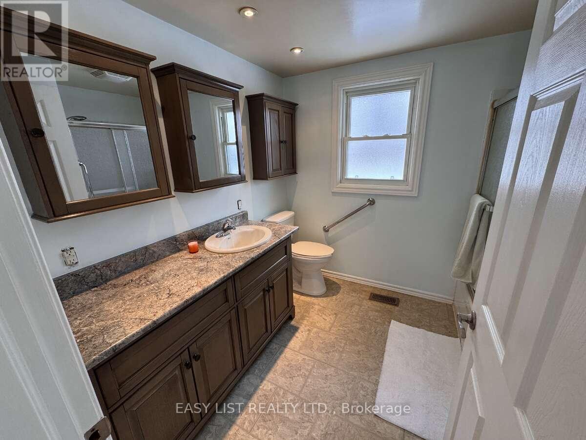 3104 St Clair Parkway Property Photo 16