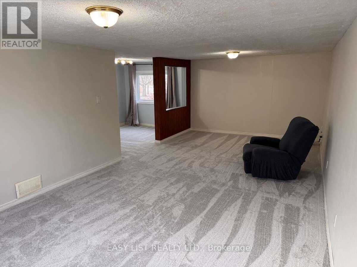 3104 St Clair Parkway Property Photo 18