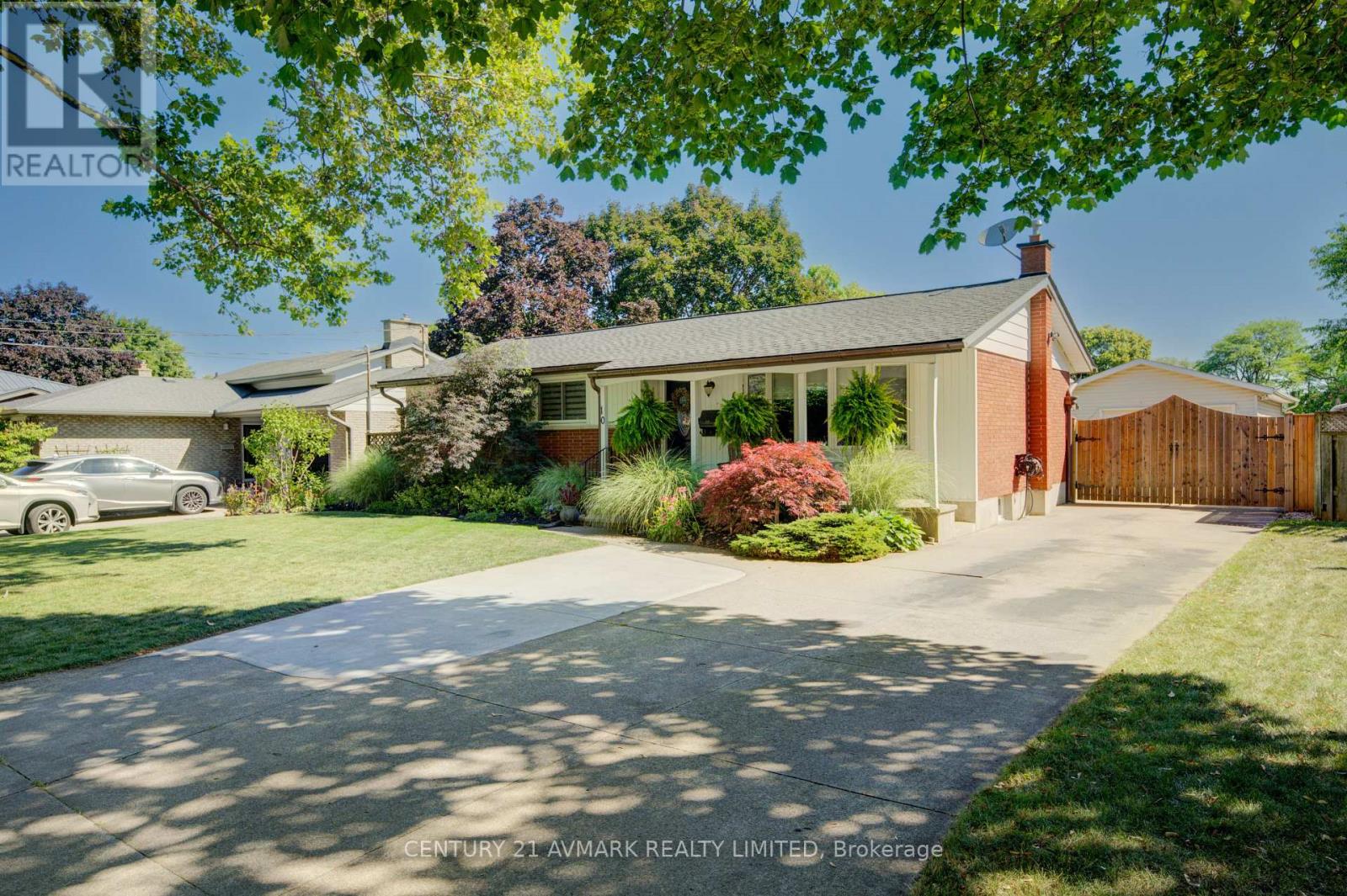 10 Royale Road Property Photo 1