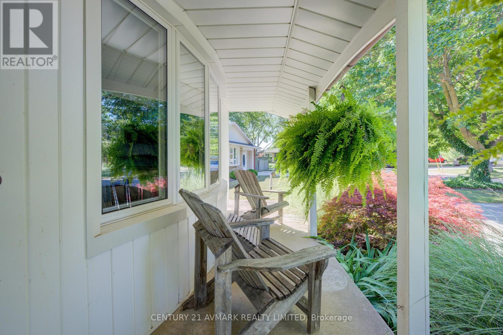 10 Royale Road Property Photo 6