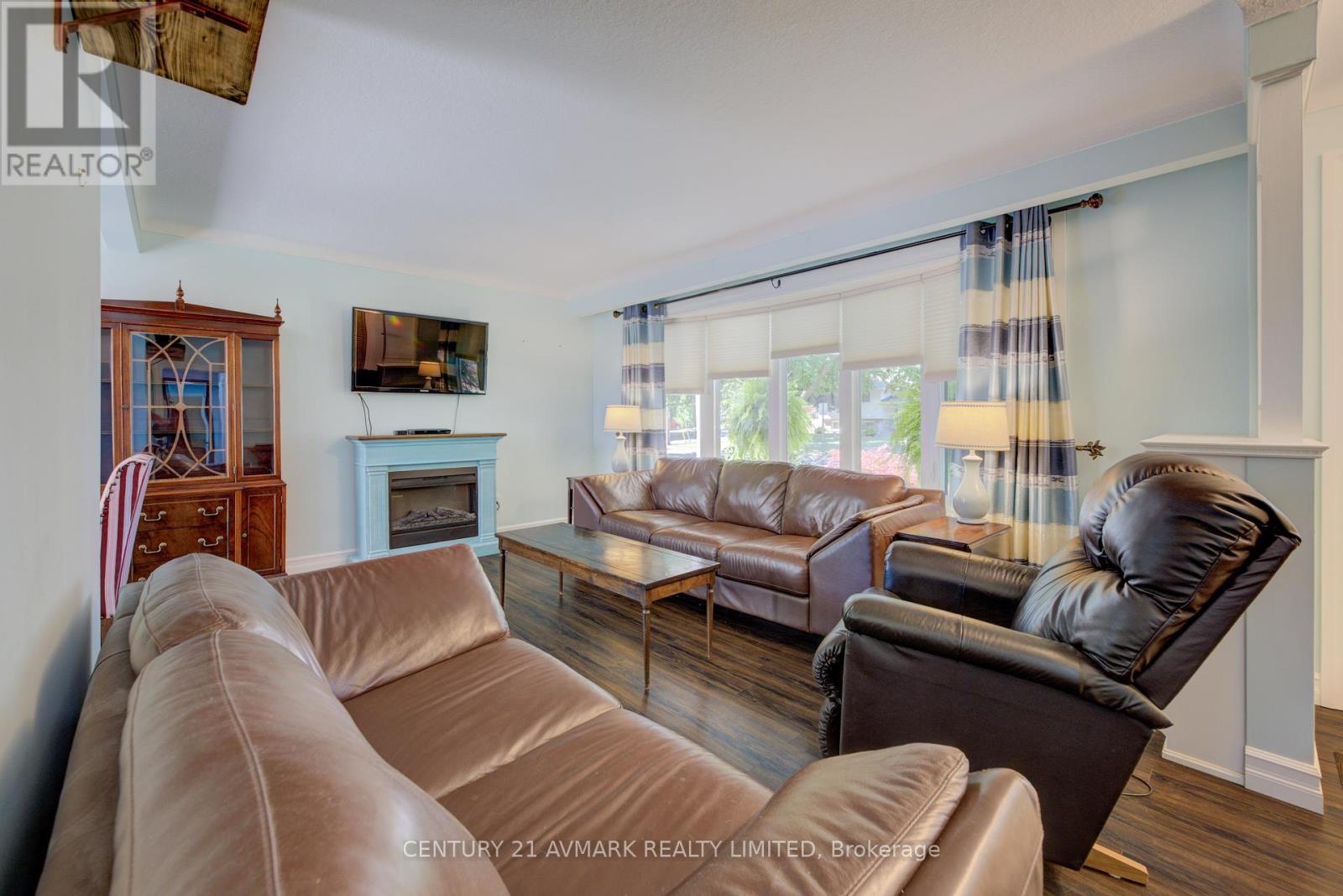 10 Royale Road Property Photo 8