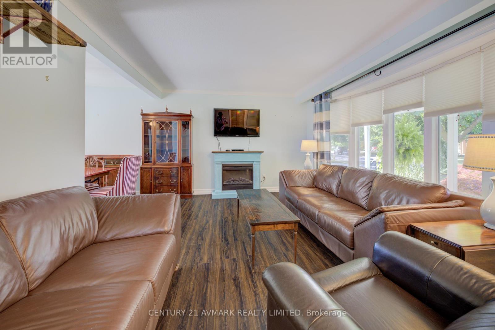 10 Royale Road Property Photo 9