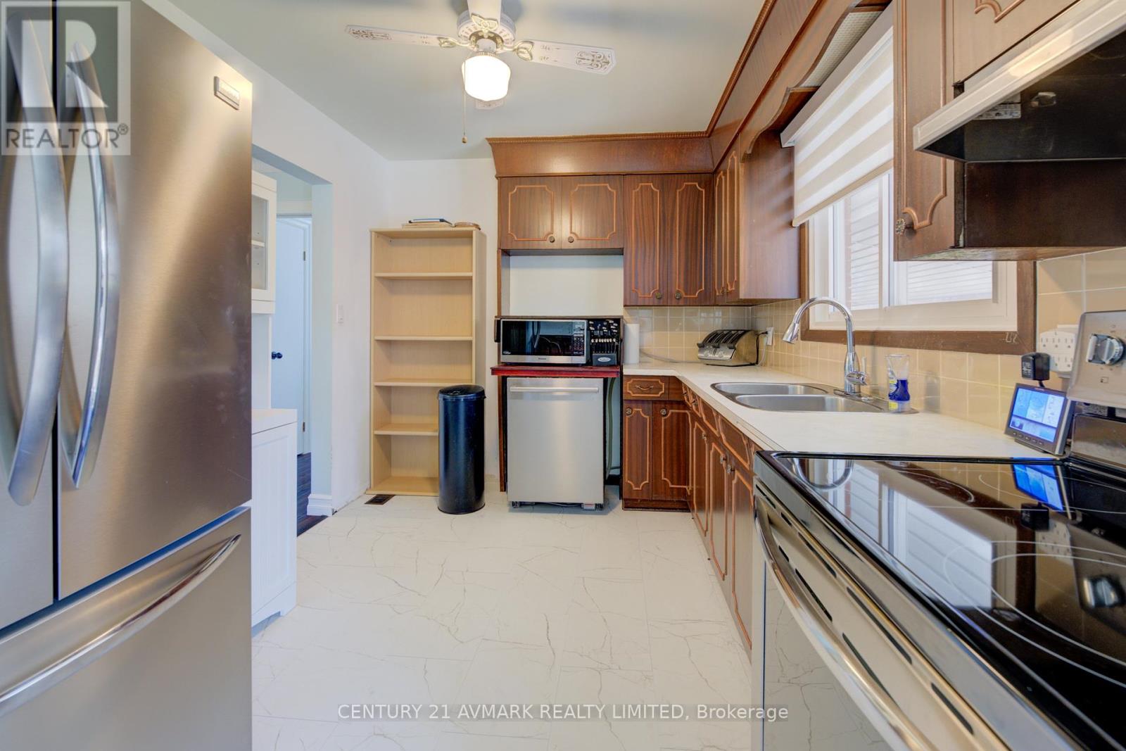 10 Royale Road Property Photo 12