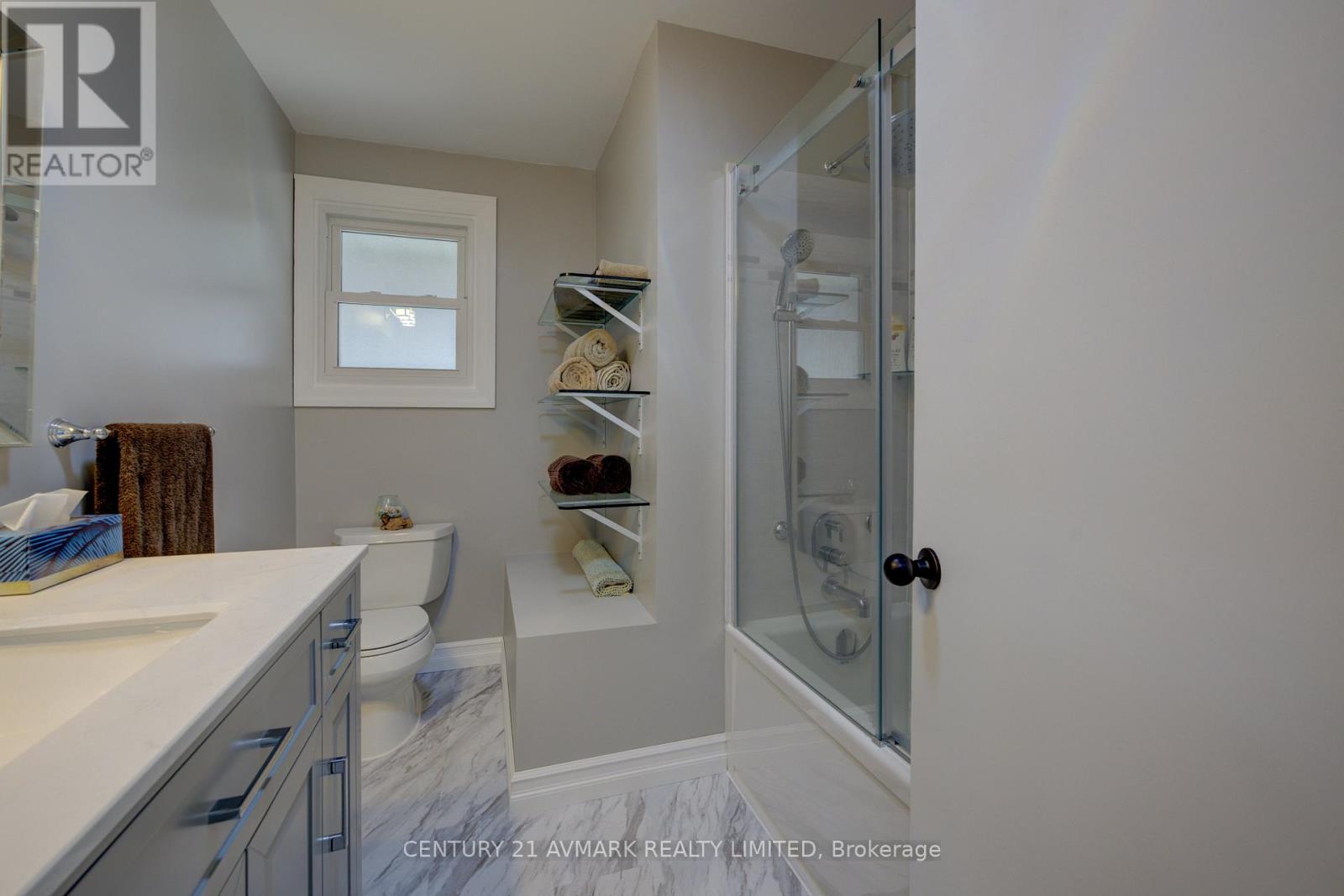 10 Royale Road Property Photo 19