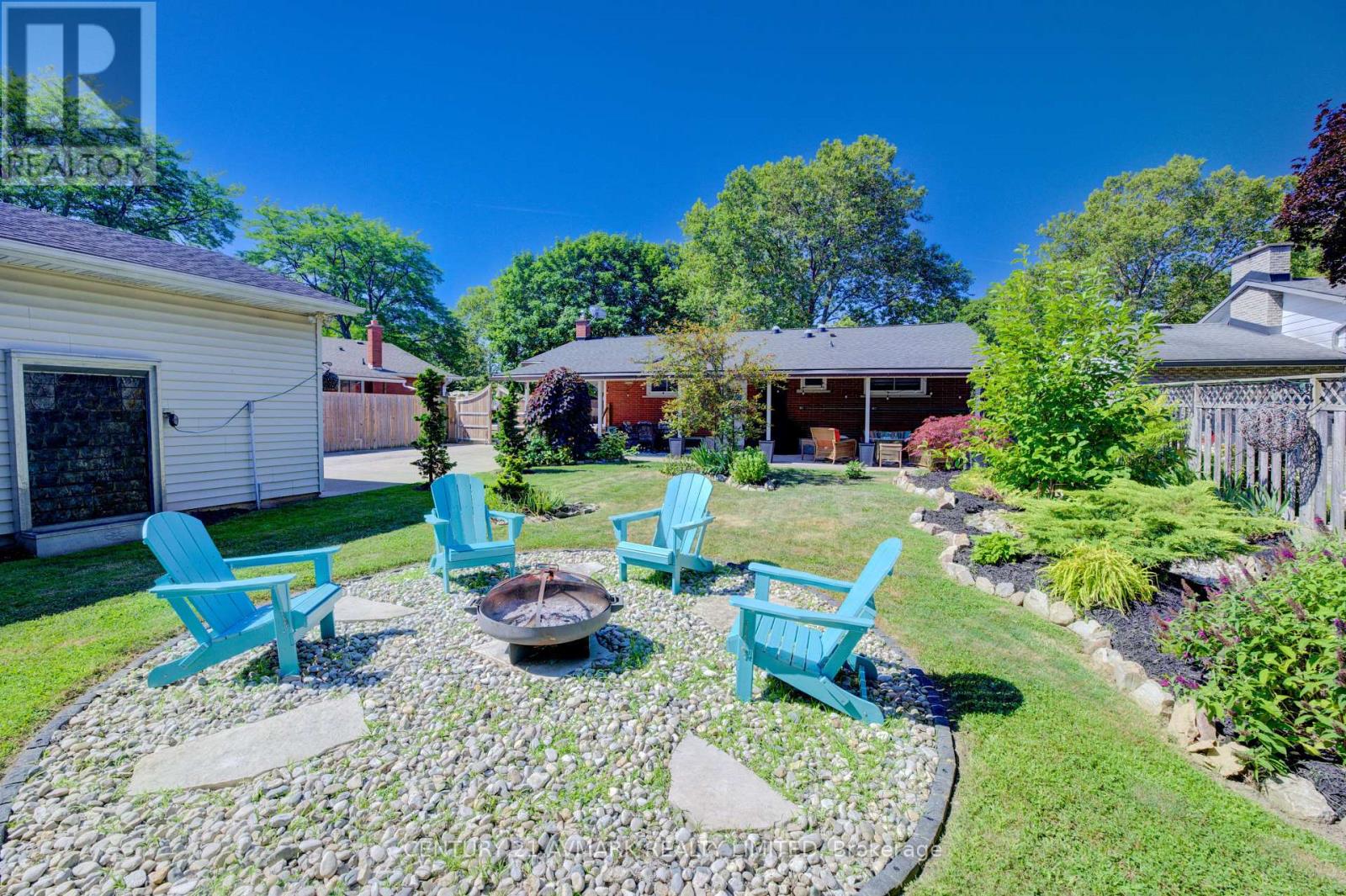 10 Royale Road Property Photo 36