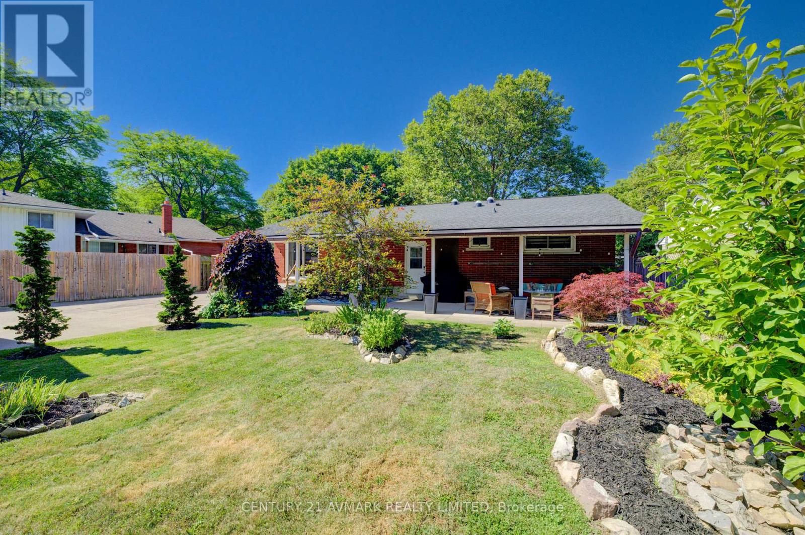 10 Royale Road Property Photo 37