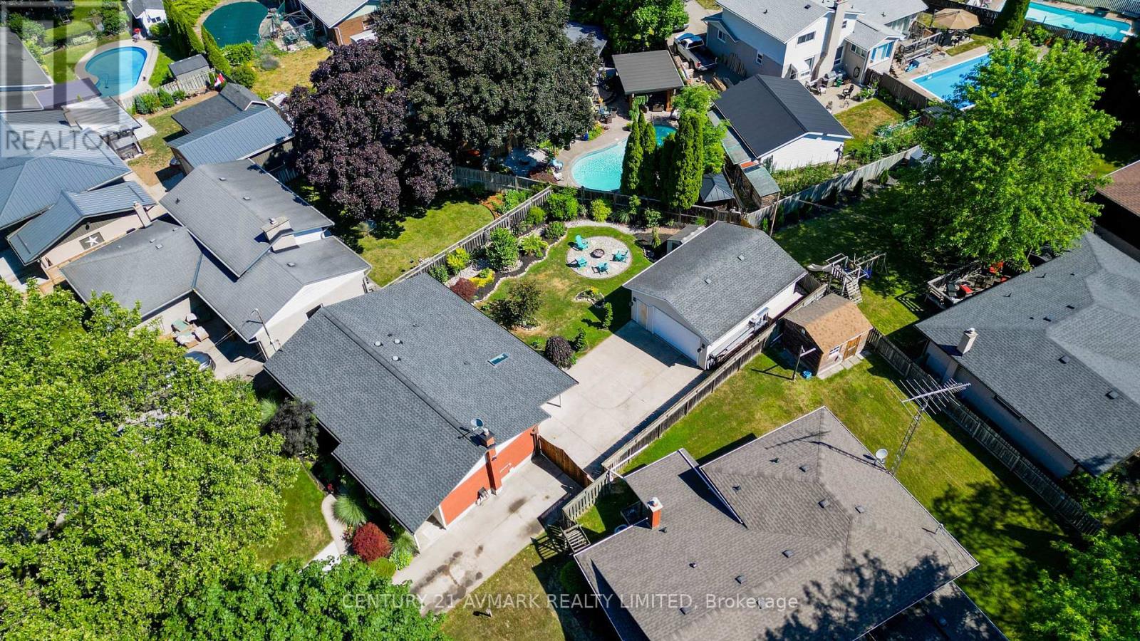 10 Royale Road Property Photo 43