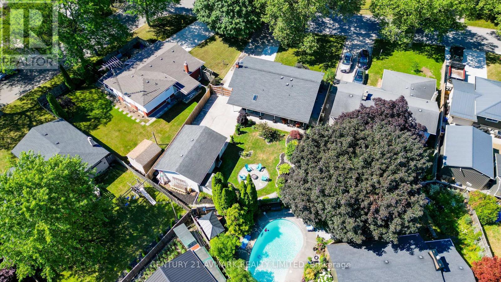 10 Royale Road Property Photo 45