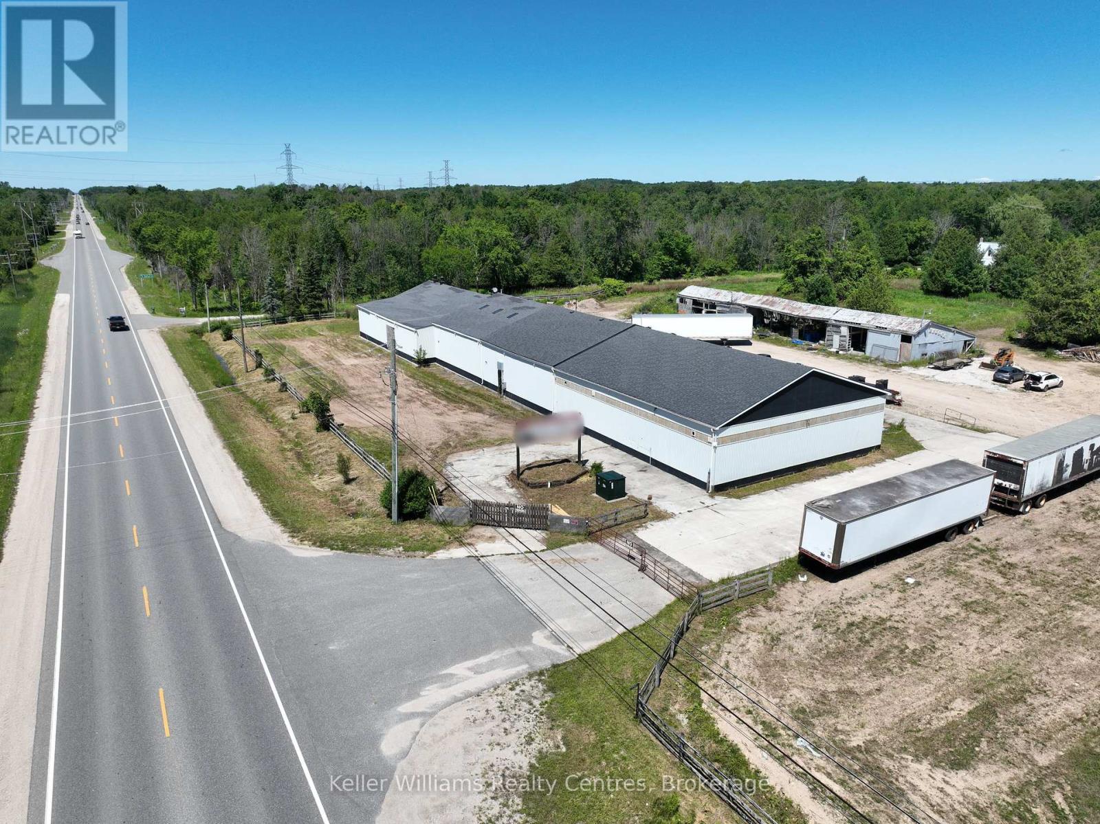 317505 Highway 6&10 Property Photo 3