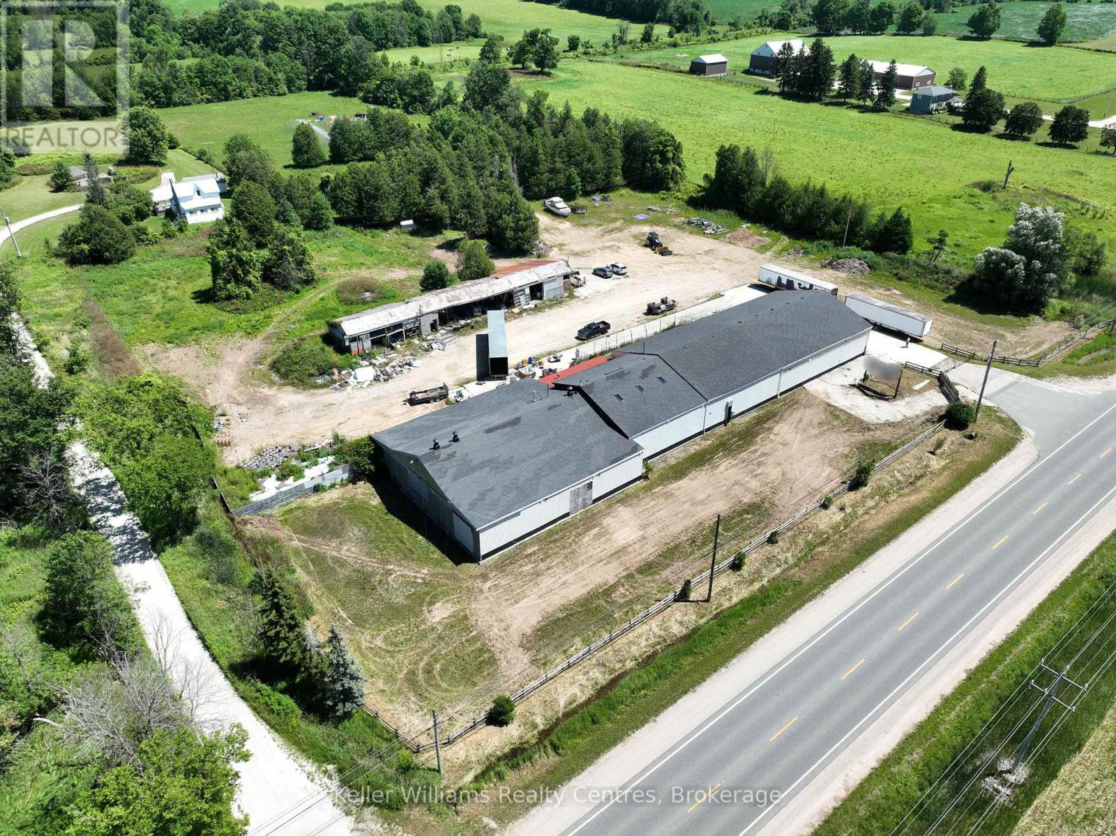 317505 Highway 6&10 Property Photo 15