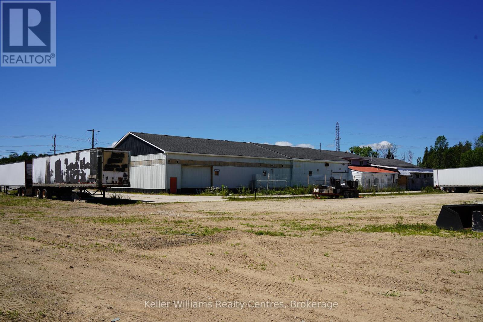 317505 Highway 6&10 Property Photo 16