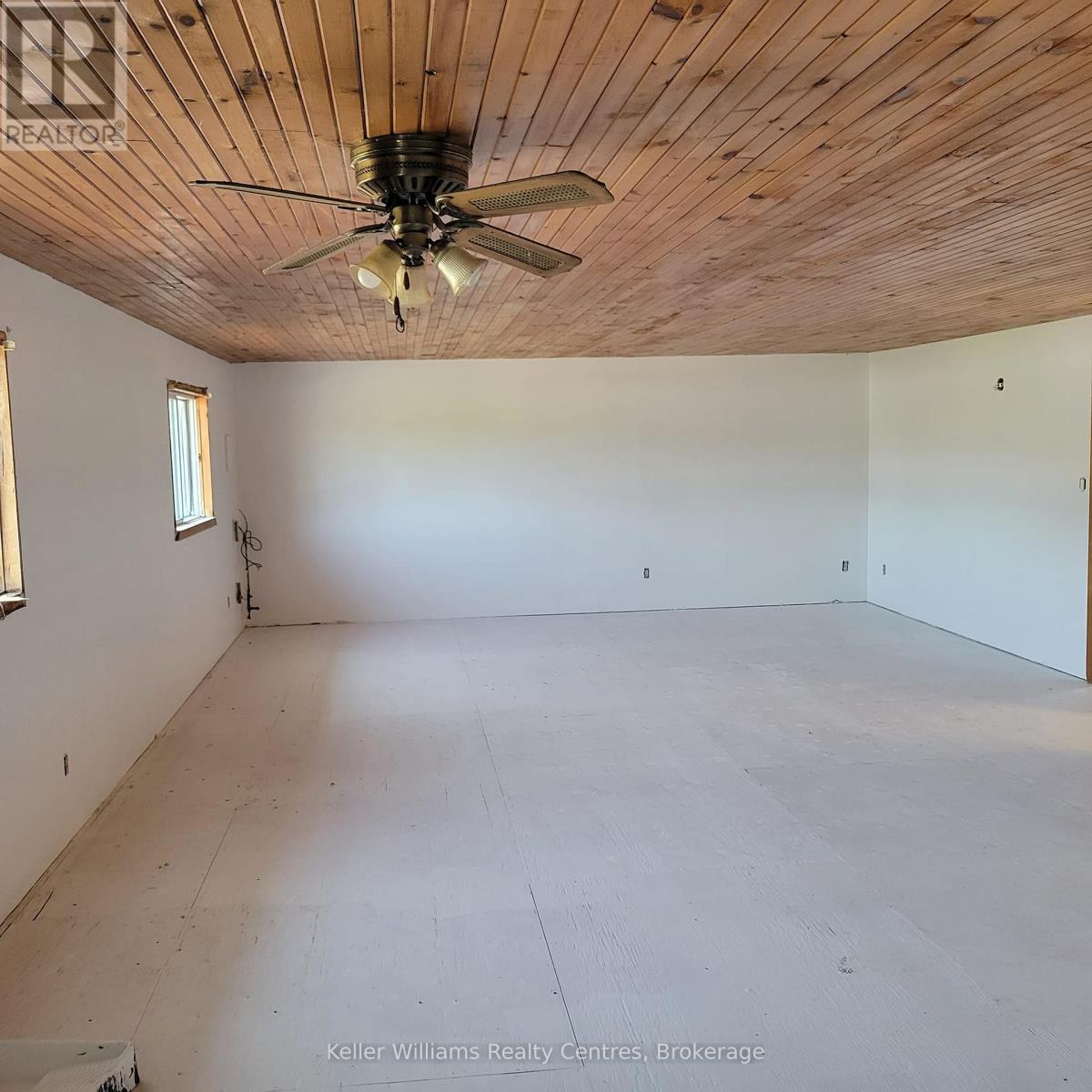 317505 Highway 6&10 Property Photo 35