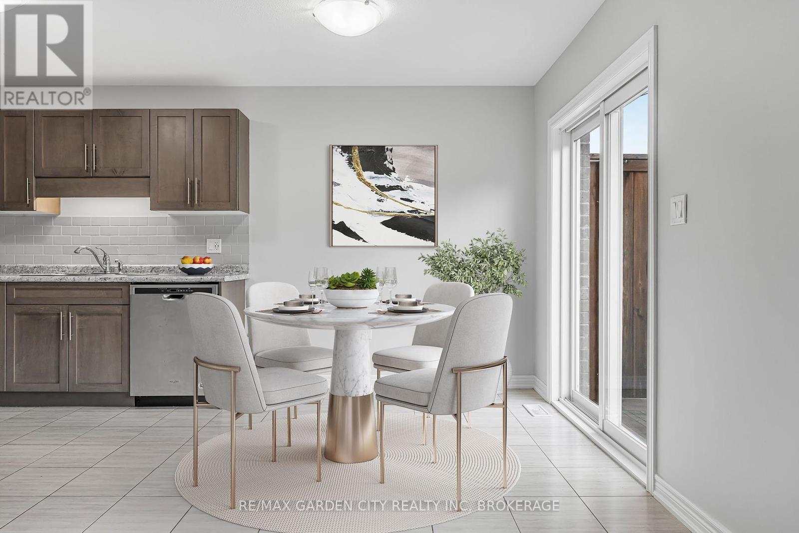 4 - 340 Prospect Point Road N Property Photo 10