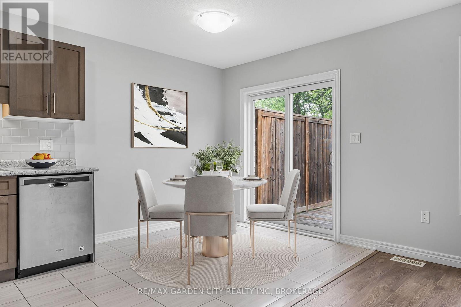 4 - 340 Prospect Point Road N Property Photo 14