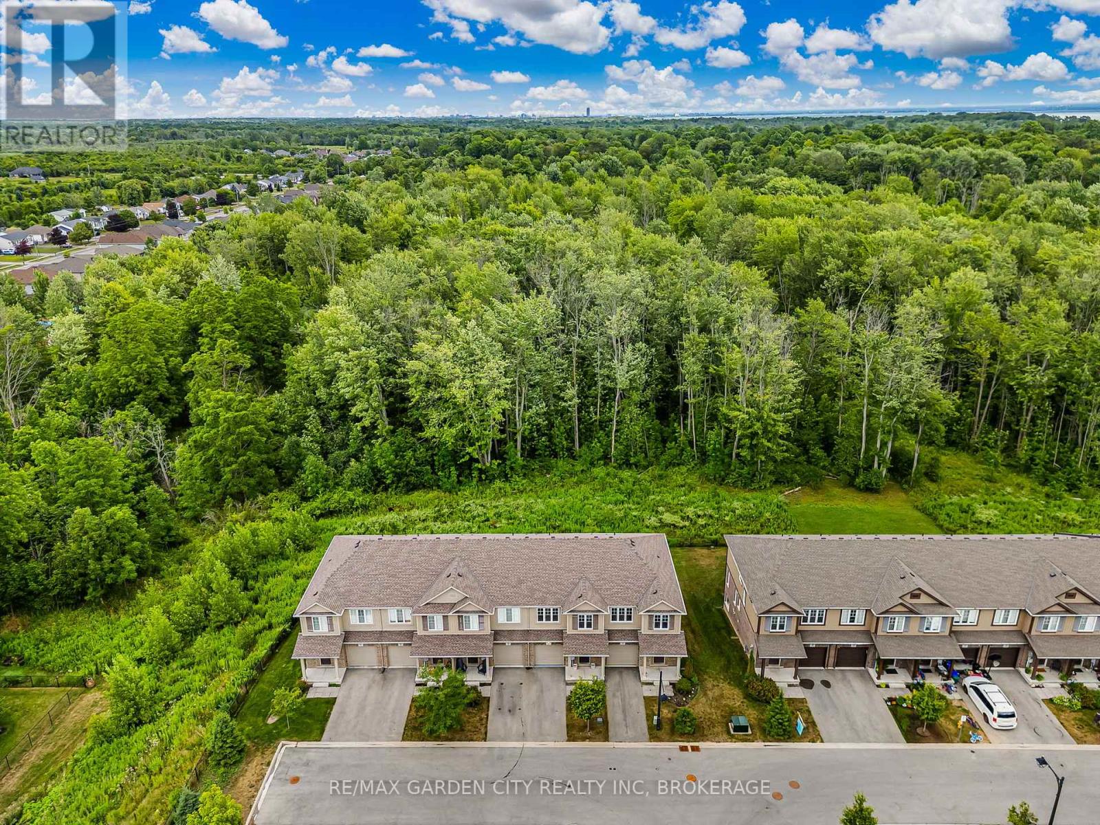 4 - 340 Prospect Point Road N Property Photo 29