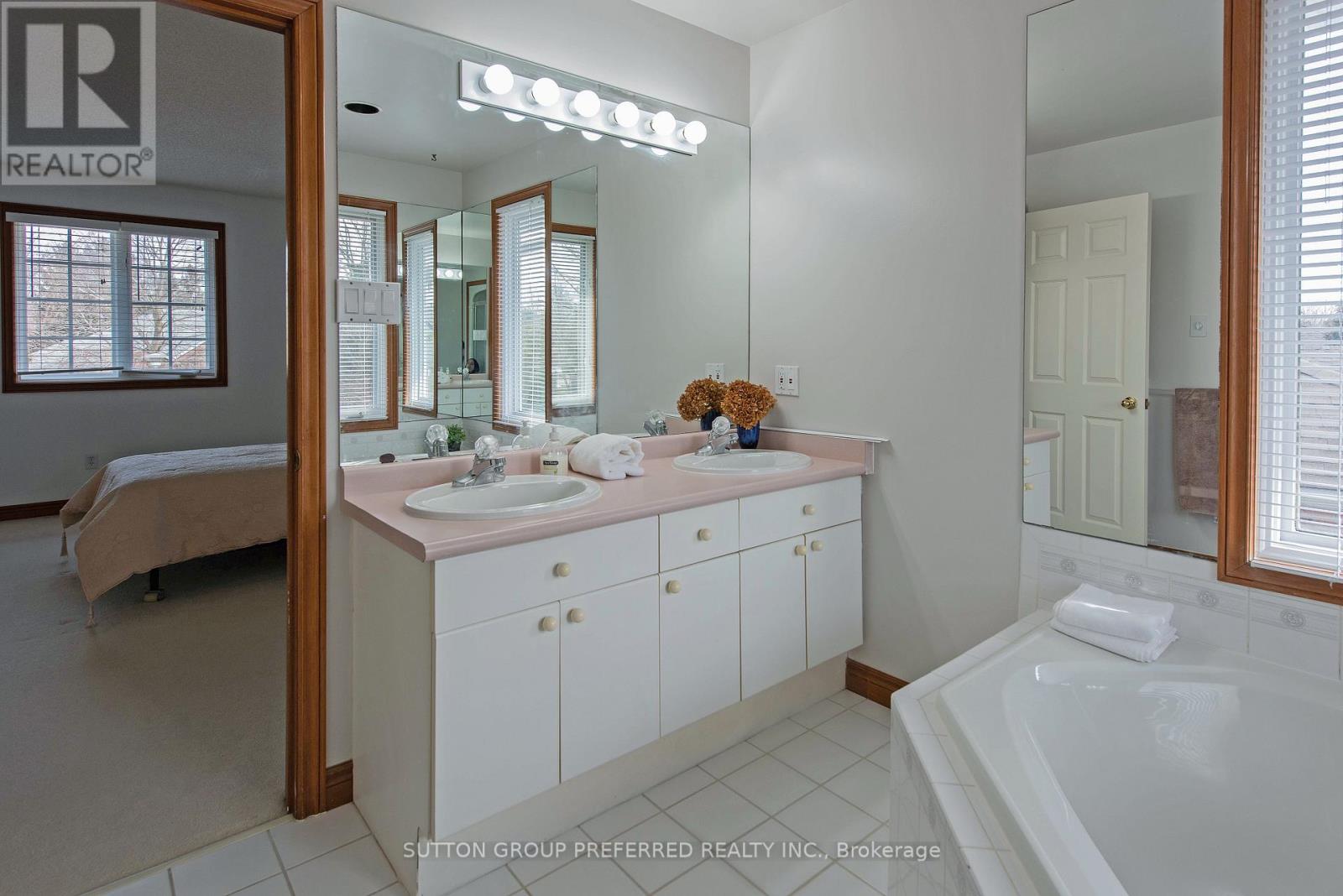 130 Toohey Lane Property Photo 25