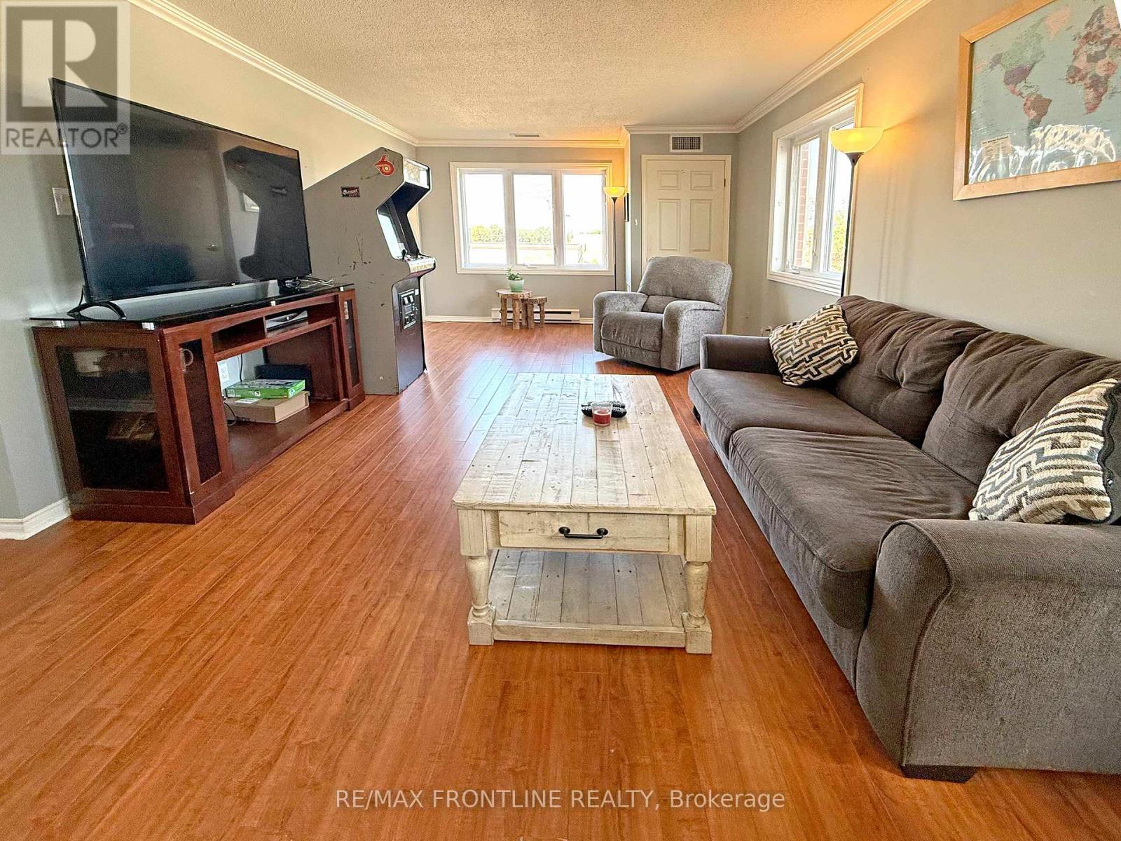 Unit #302 - 10 Armstrong Drive Property Photo 5