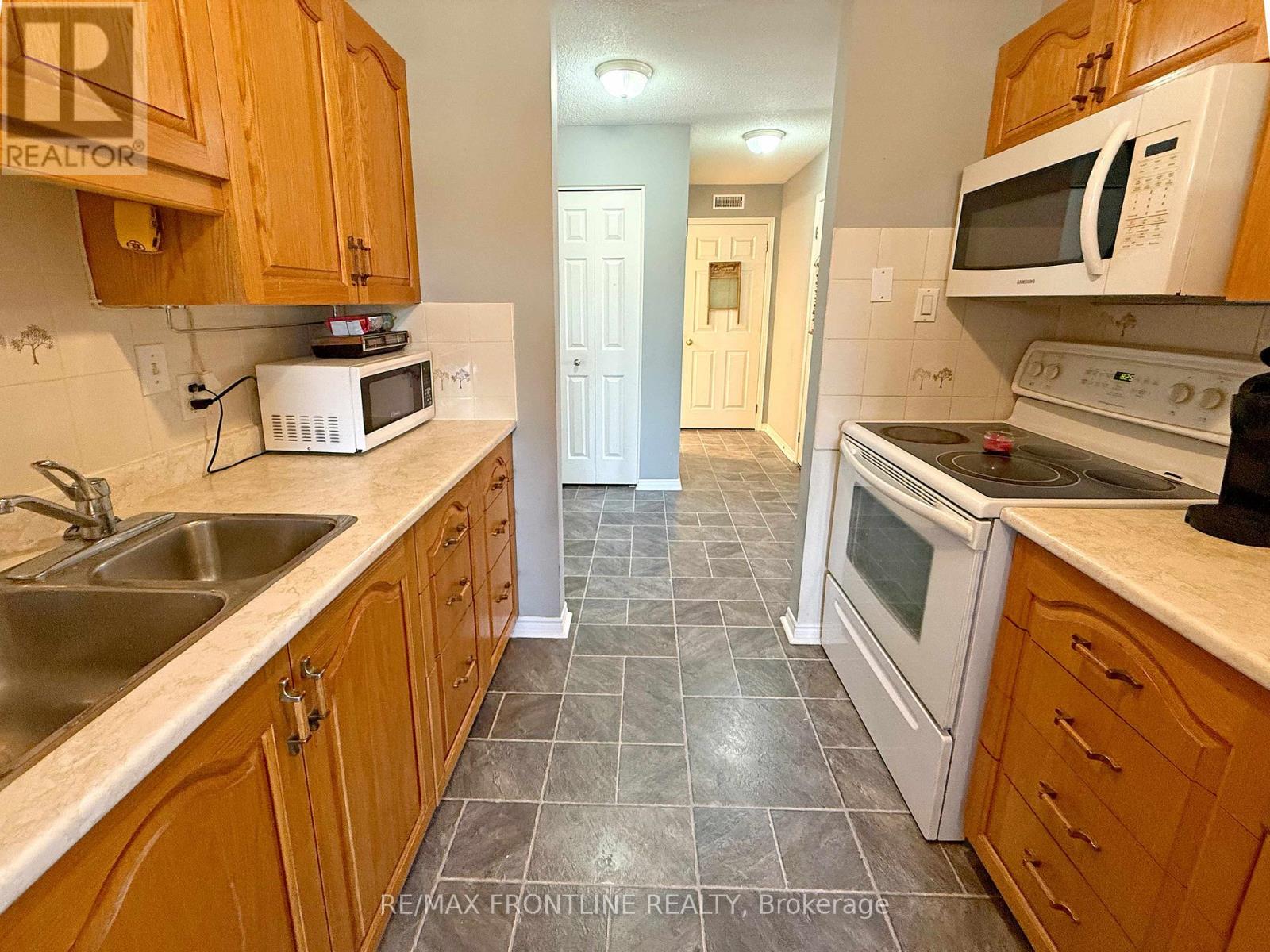 Unit #302 - 10 Armstrong Drive Property Photo 6