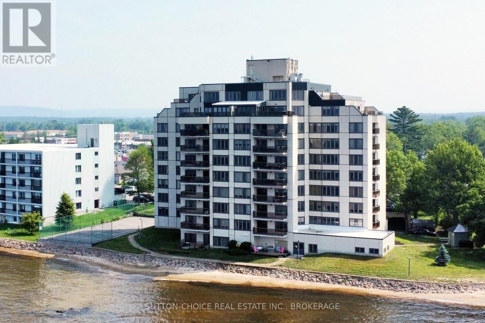 703 - 441 WILLIAM STREET Property Photo 1