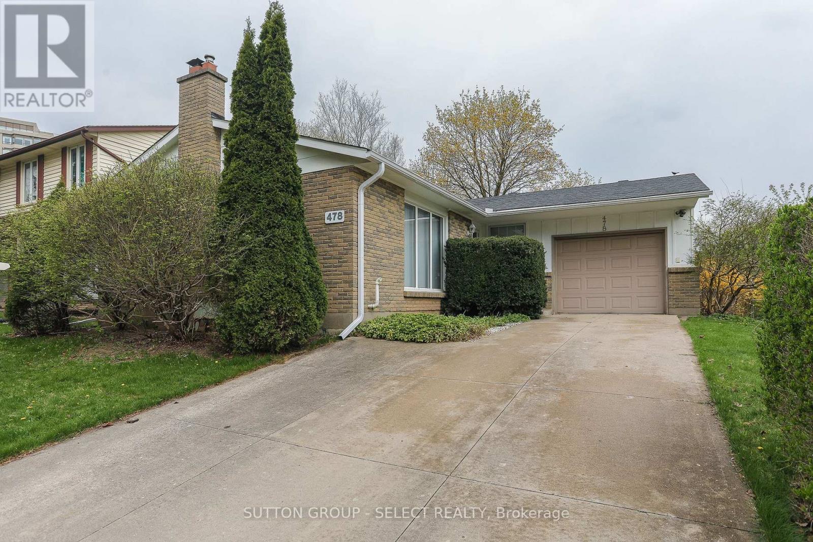 478 Village Green Avenue Property Photo 1