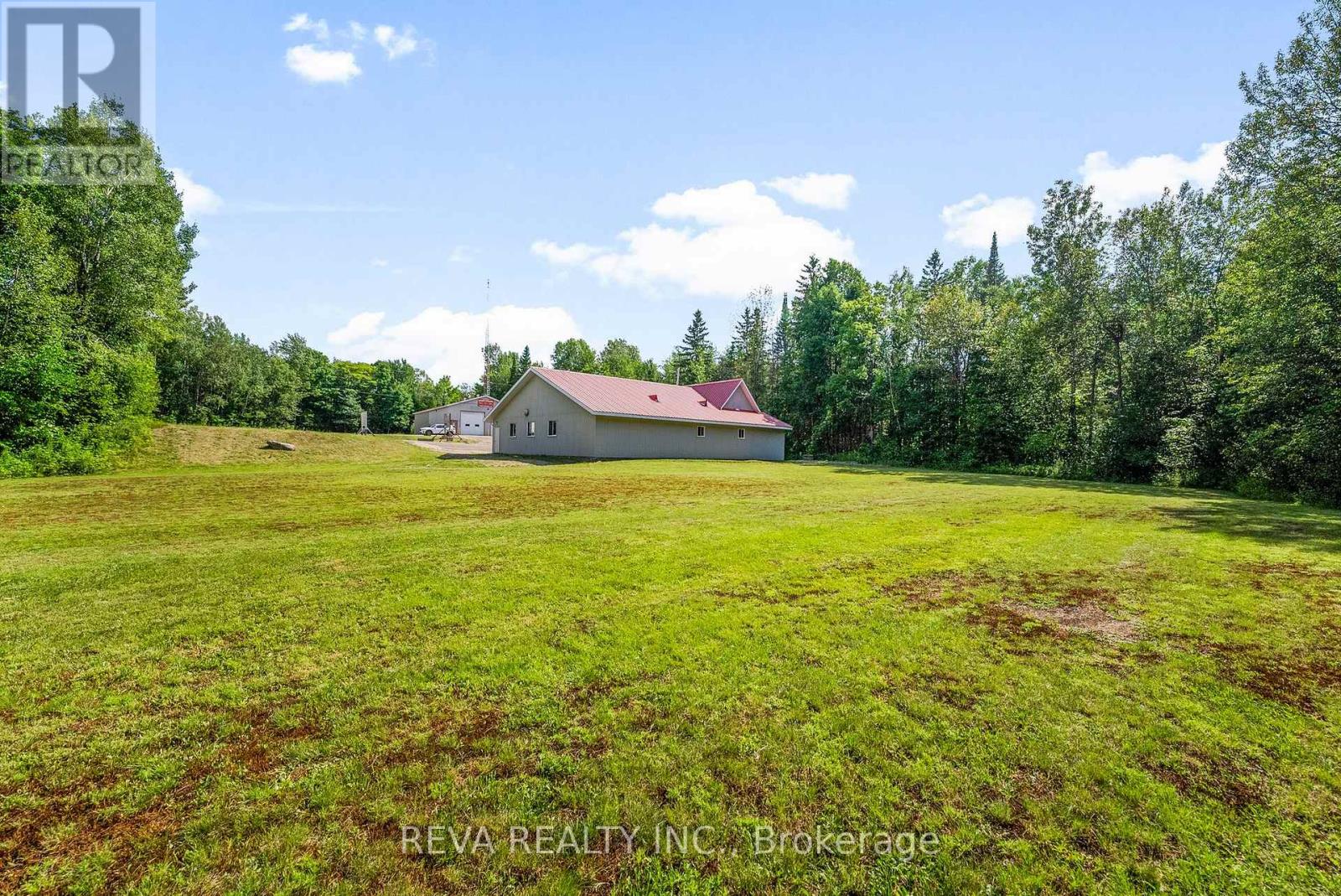 786 Centreview Road Property Photo 4