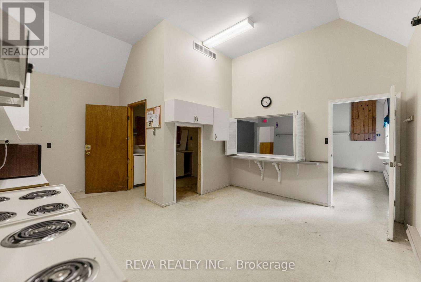 786 Centreview Road Property Photo 10