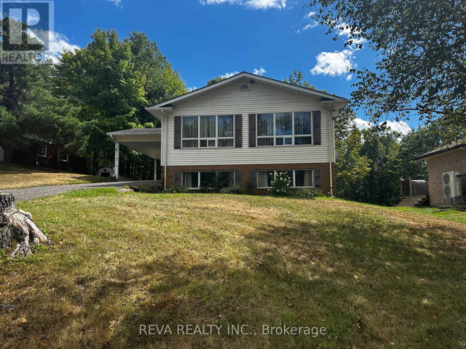 5 Oak Street Property Photo 1