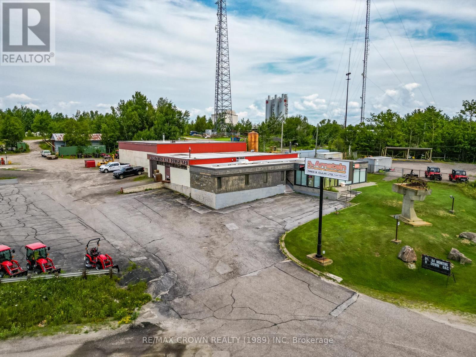 100 Highway 17 E Property Photo 1