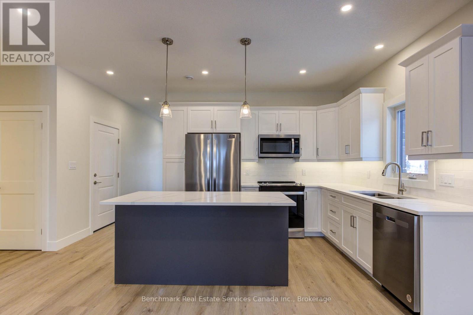 63 Cavalier Crescent Property Photo 10