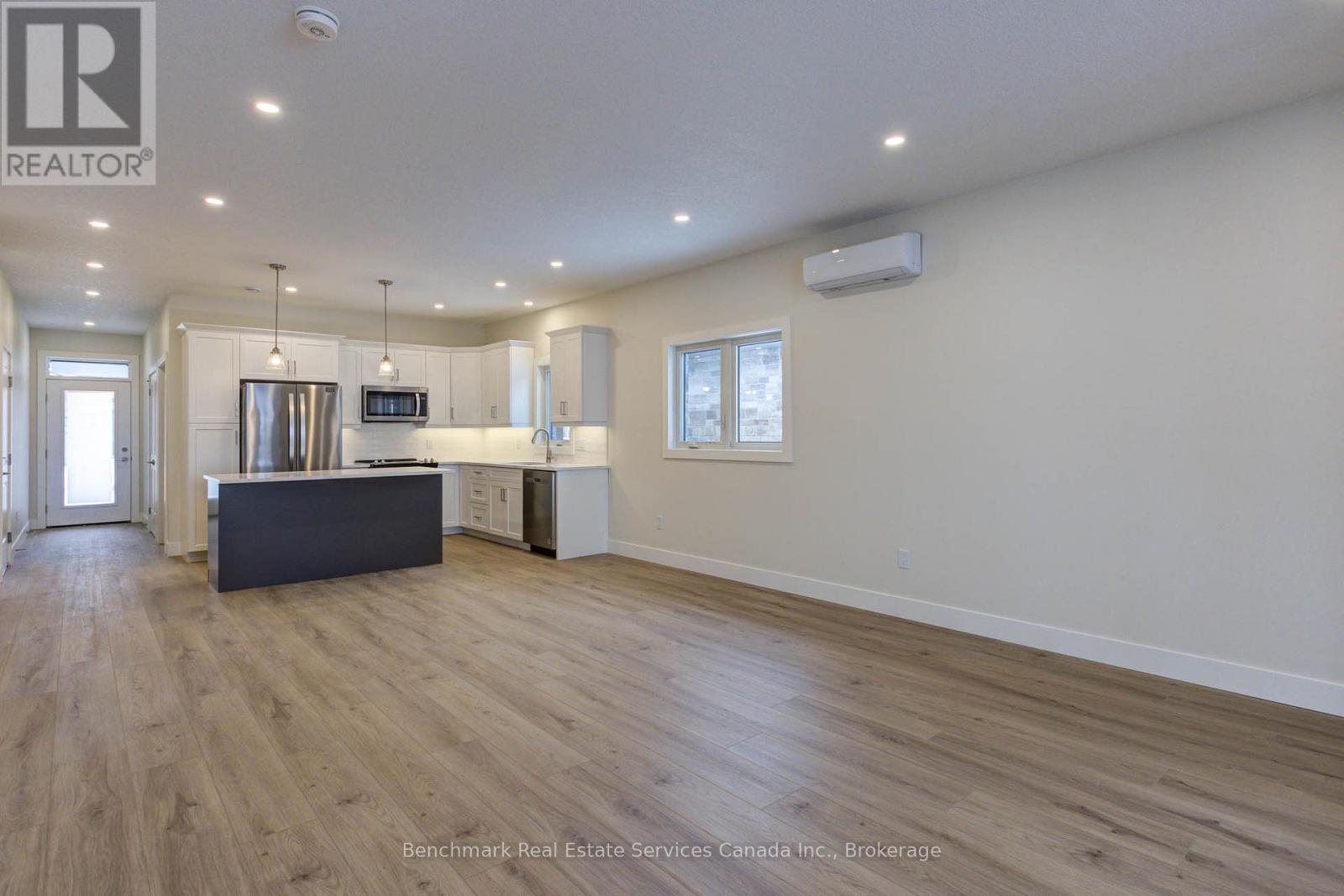 63 Cavalier Crescent Property Photo 16