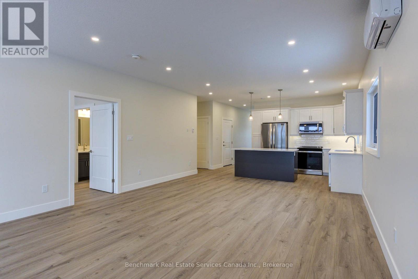 63 Cavalier Crescent Property Photo 17