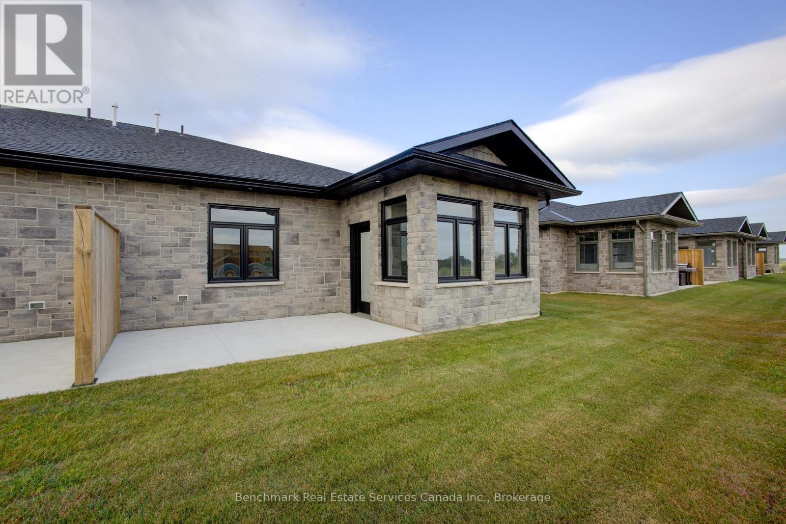 63 Cavalier Crescent Property Photo 29