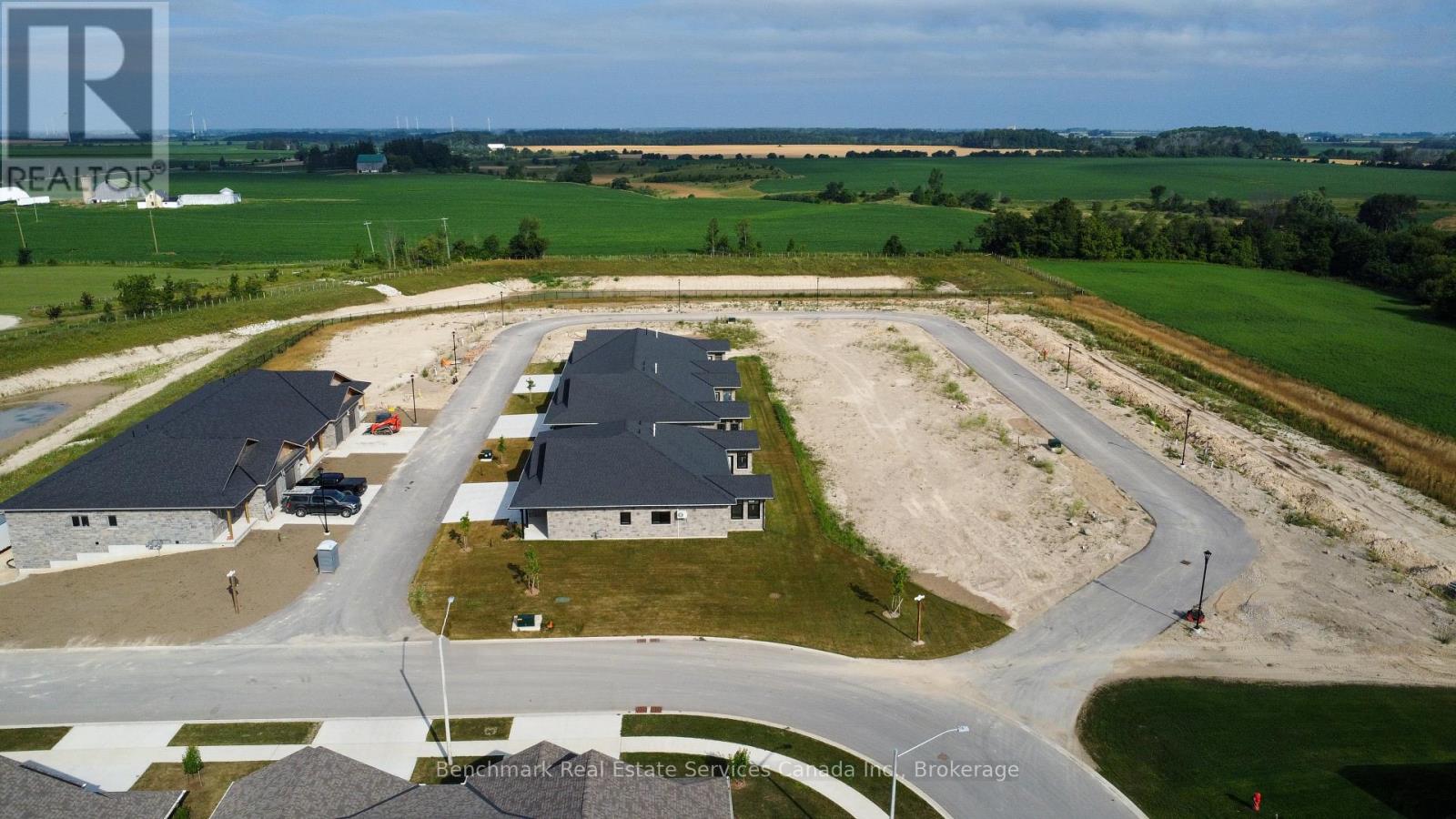 63 Cavalier Crescent Property Photo 31