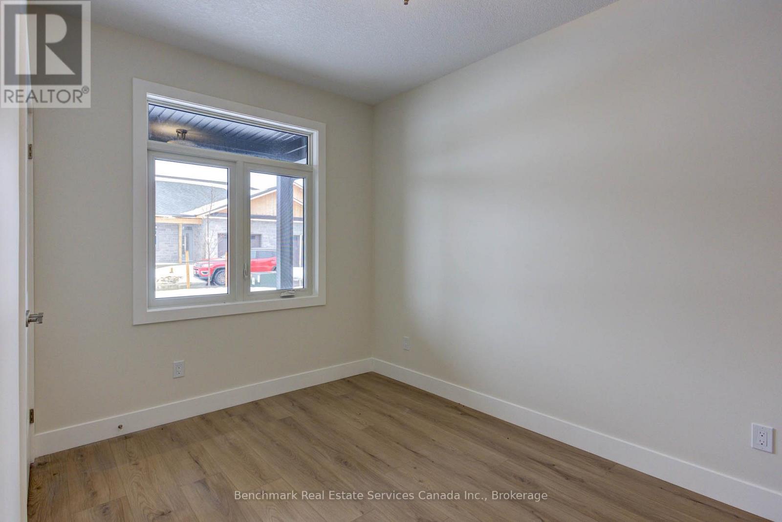 59 Cavalier Crescent Property Photo 5