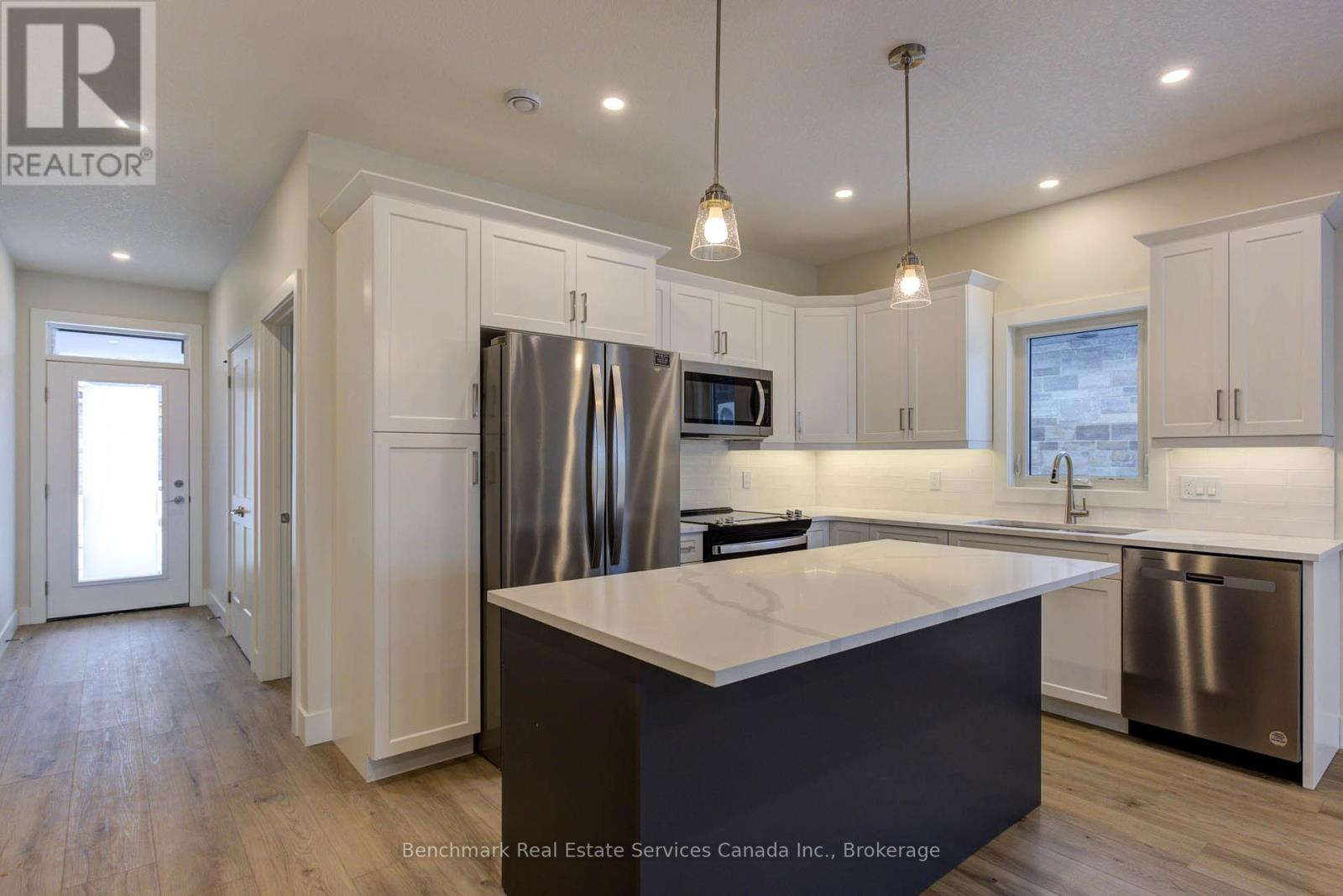 59 Cavalier Crescent Property Photo 7