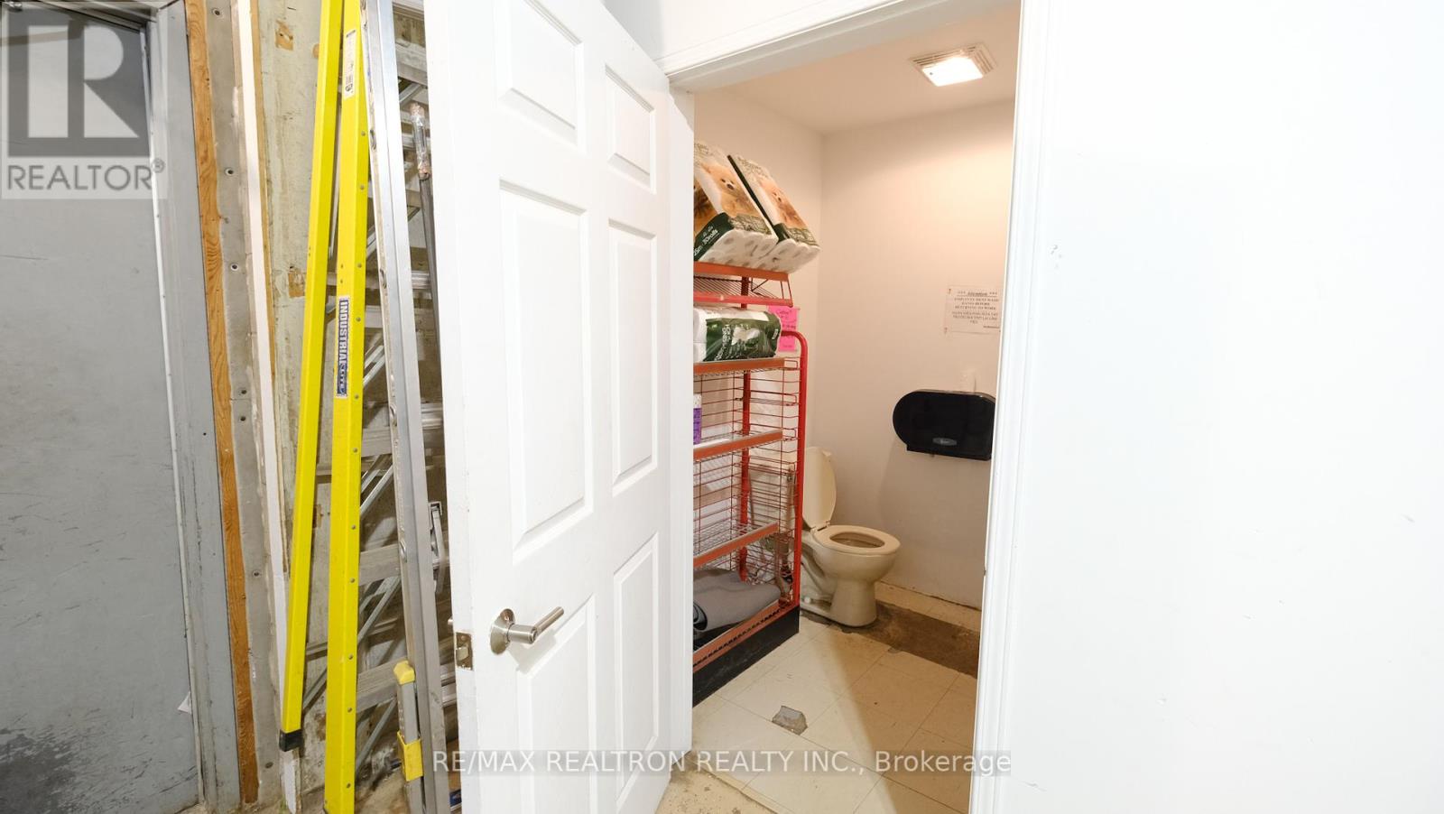 252 Silvercreek Parkway N Property Photo 27