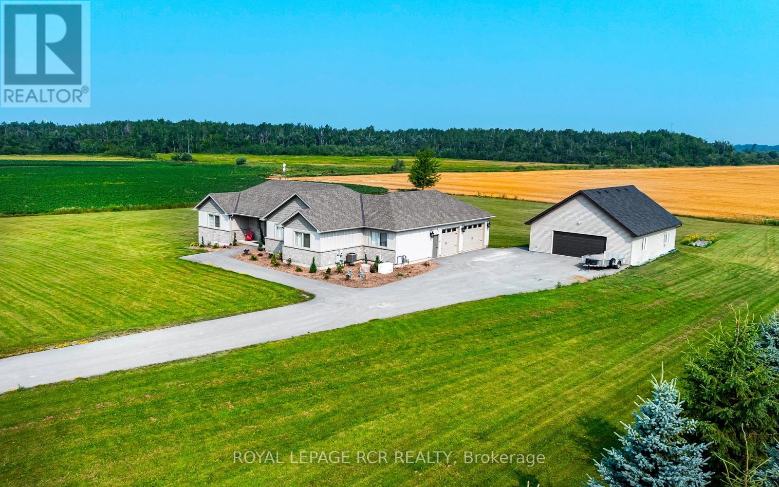 485201 30th Side Road Property Photo 1