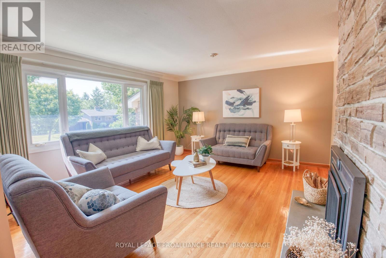 59 Fairway Hill Crescent Property Photo 7