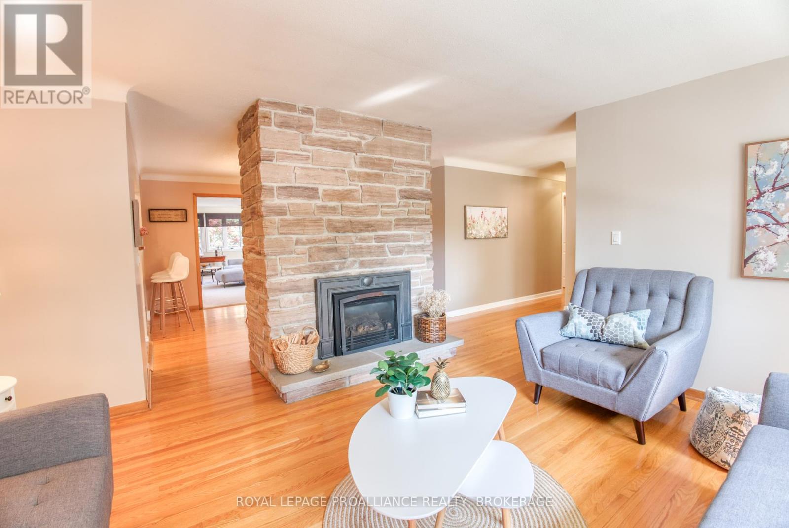 59 Fairway Hill Crescent Property Photo 8