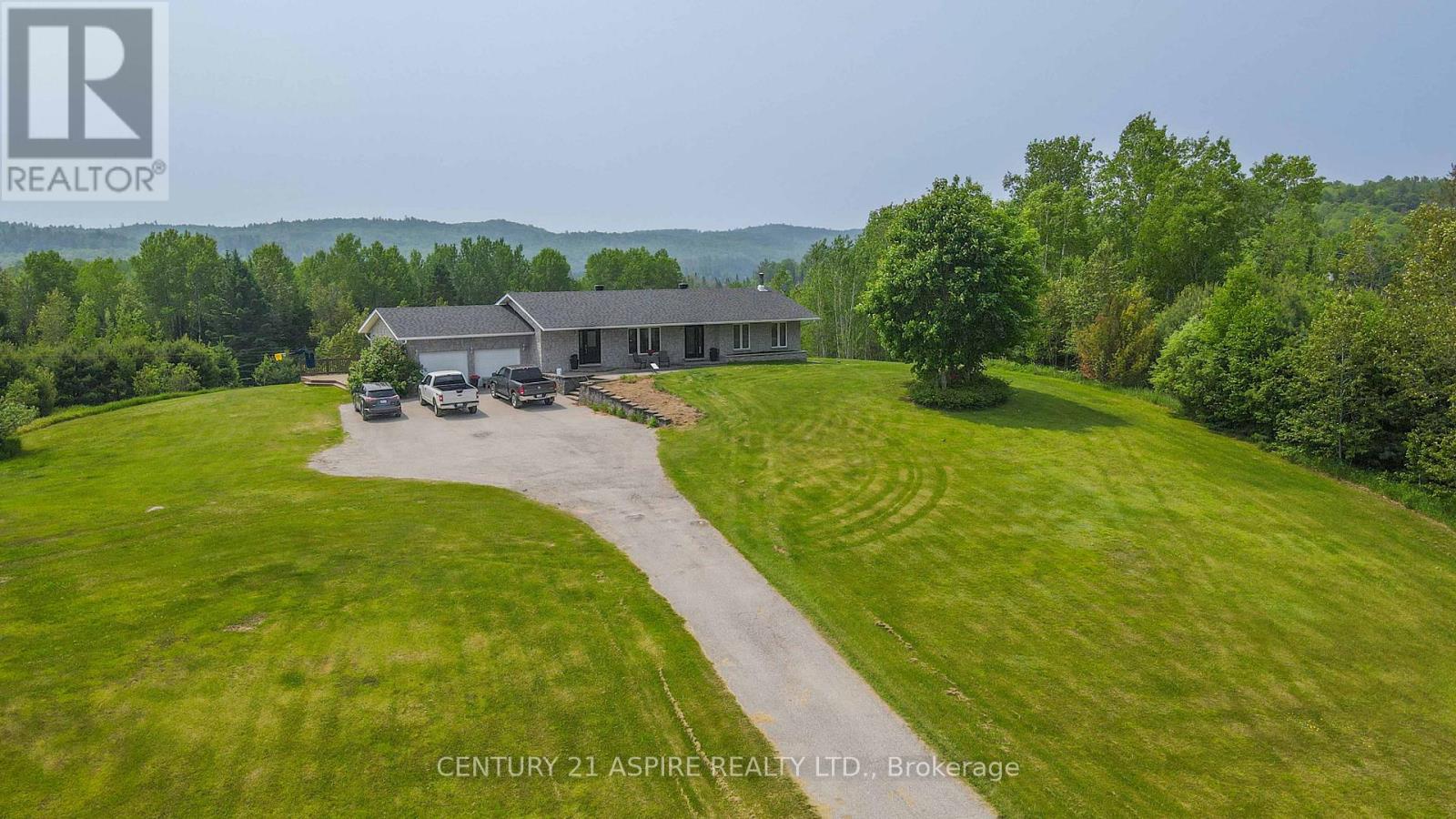 2112 Schutt Road Property Photo 1