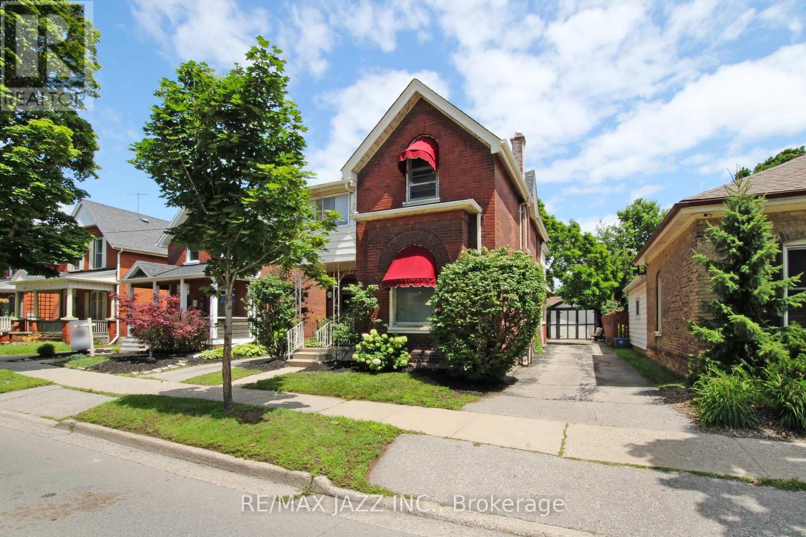 243 Brant Avenue Property Photo 1