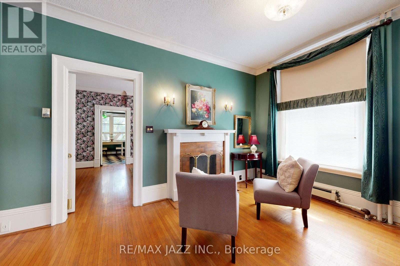 243 Brant Avenue Property Photo 9