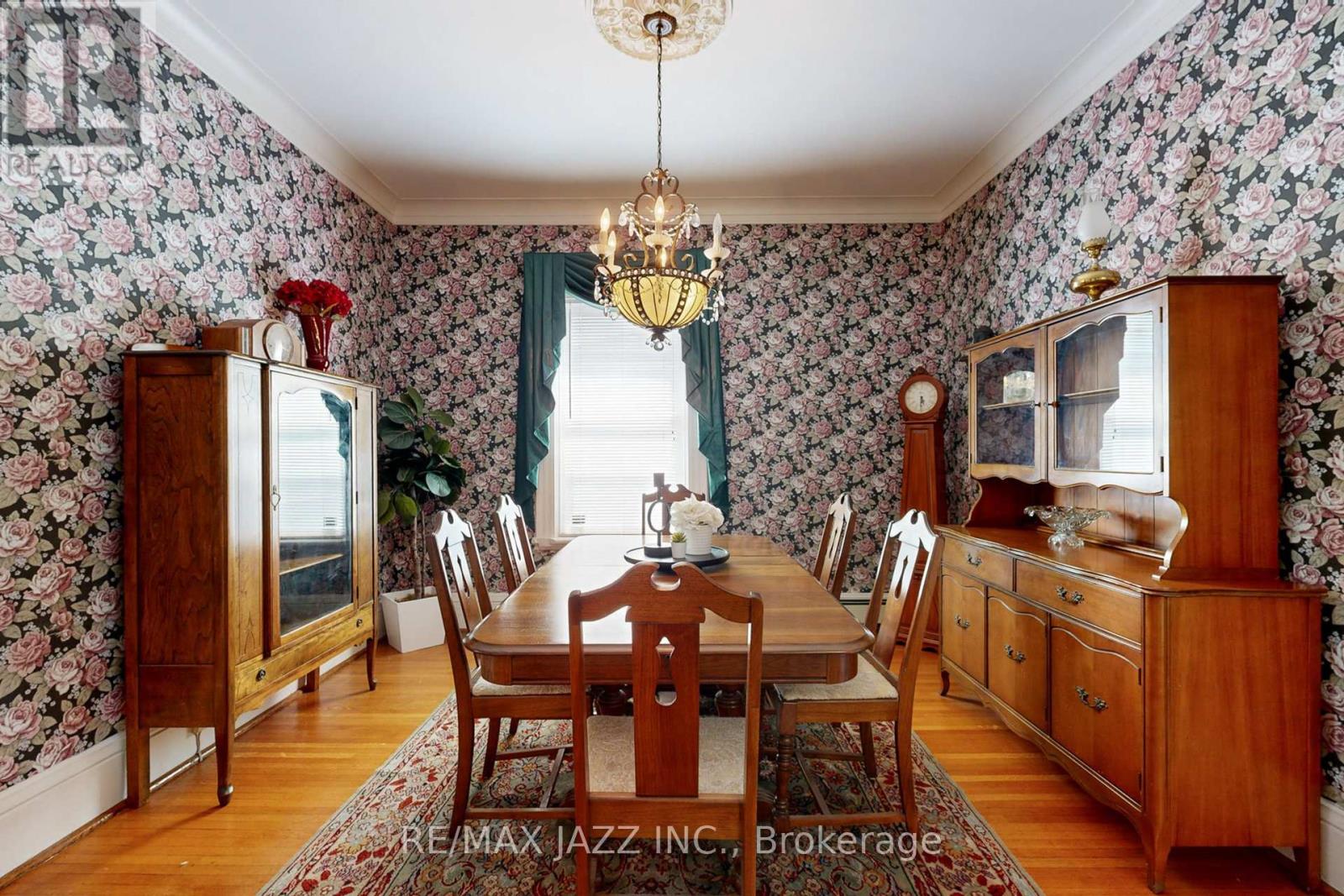 243 Brant Avenue Property Photo 11